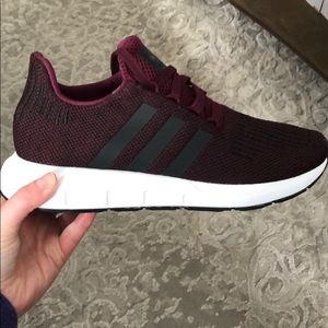 Adidas Swift Run J shoe size 5.5